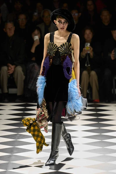 Look 13